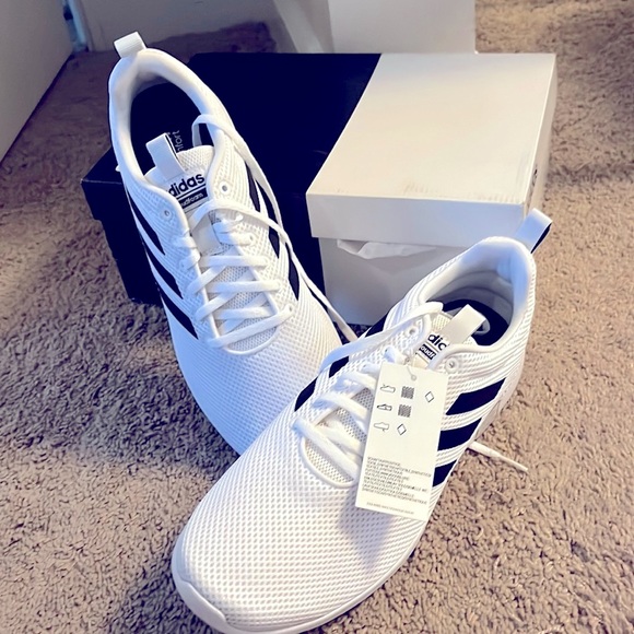 NWT Mens adidas running shoes size 9.5 - Picture 1 of 2